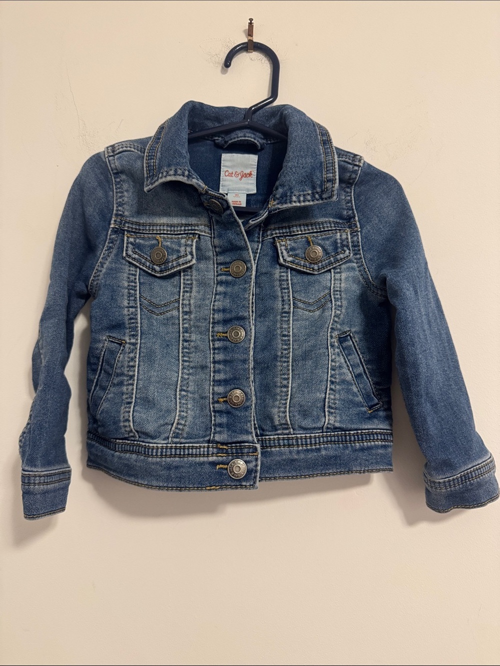 Cat & Jack Girls' 2t soft stretchy Blue Denim Jacket - Button Front
